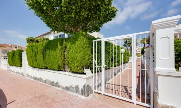 Resale - Apartment - Orihuela Costa - La Zenia