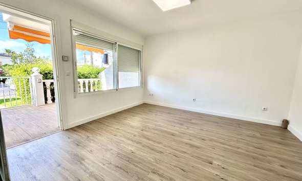 Resale - Apartment - Orihuela Costa - Villamartín