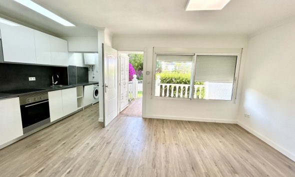 Resale - Apartment - Orihuela Costa - Villamartín