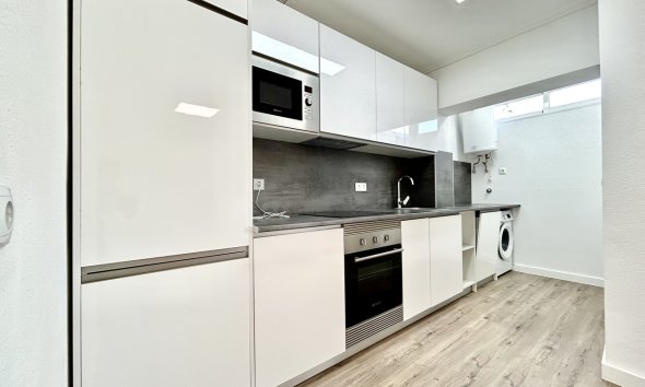 Resale - Apartment - Orihuela Costa - Villamartín