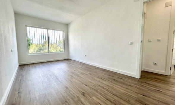 Resale - Apartment - Orihuela Costa - Villamartín