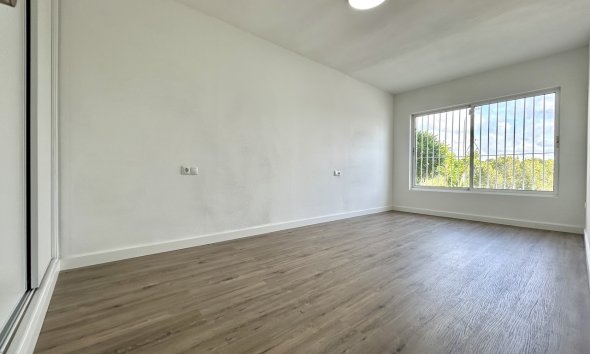 Resale - Apartment - Orihuela Costa - Villamartín