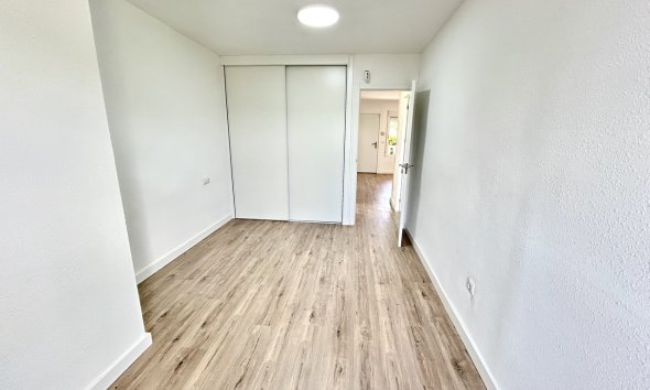 Resale - Apartment - Orihuela Costa - Villamartín