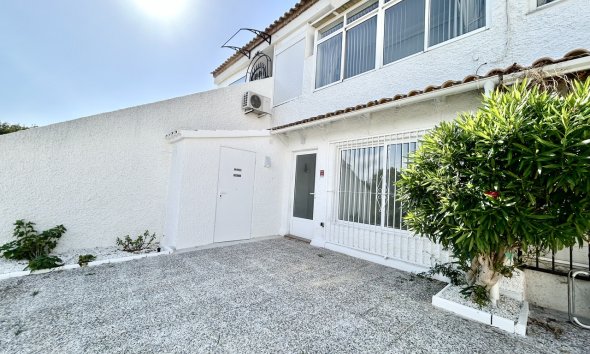 Resale - Apartment - Orihuela Costa - Villamartín