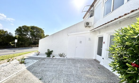 Resale - Apartment - Orihuela Costa - Villamartín