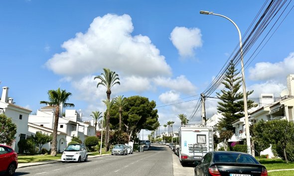 Resale - Apartment - Orihuela Costa - Villamartín