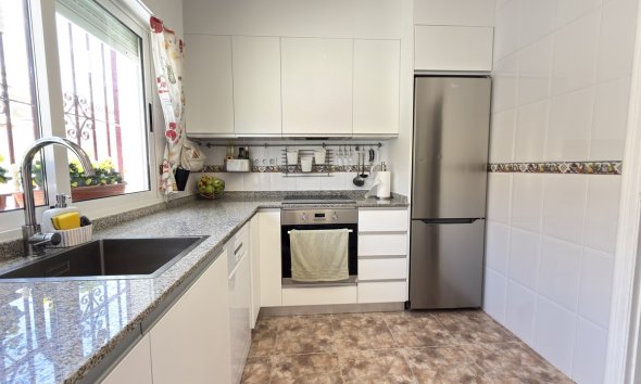 Resale - Terraced house / Townhouse - Orihuela Costa - La Zenia