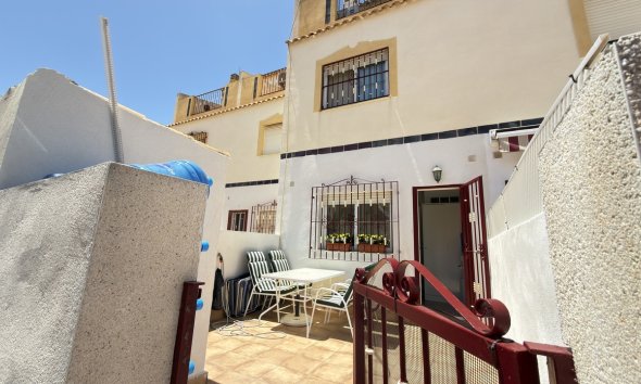 Resale - Terraced house / Townhouse - Orihuela Costa - La Zenia
