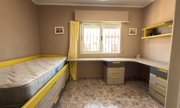Resale - Terraced house / Townhouse - Orihuela Costa - La Zenia