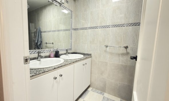 Resale - Terraced house / Townhouse - Orihuela Costa - La Zenia