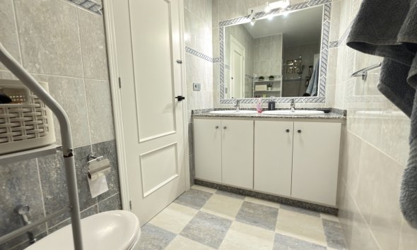 Resale - Terraced house / Townhouse - Orihuela Costa - La Zenia