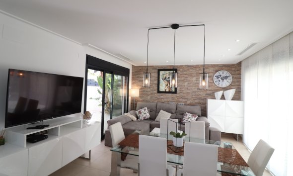 Resale - Villa - Benijofar