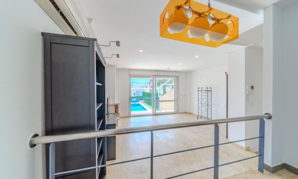 Resale - Terraced house / Townhouse - Orihuela Costa - Campoamor