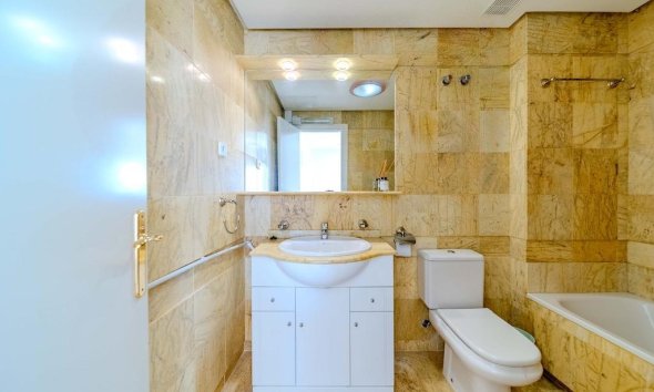 Resale - Terraced house / Townhouse - Orihuela Costa - Campoamor