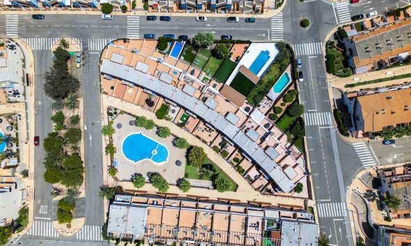 Resale - Terraced house / Townhouse - Orihuela Costa - Campoamor