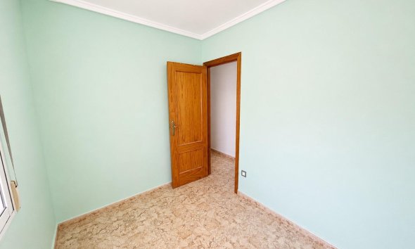 Resale - Apartment - Torrevieja - Estacion de autobuses