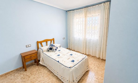Resale - Apartment - Torrevieja - Estacion de autobuses