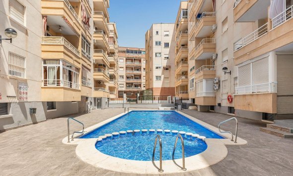 Resale - Apartment - Torrevieja - Estacion de autobuses