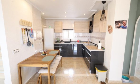 Resale - Villa - San Miguel de Salinas - Las Filipinas