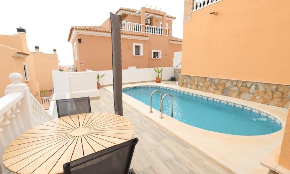 Resale - Villa - San Miguel de Salinas - Las Filipinas