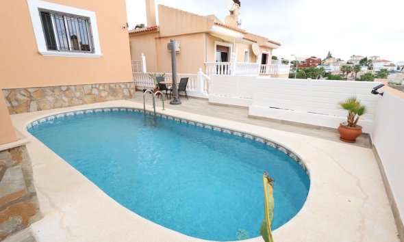 Resale - Villa - San Miguel de Salinas - Las Filipinas