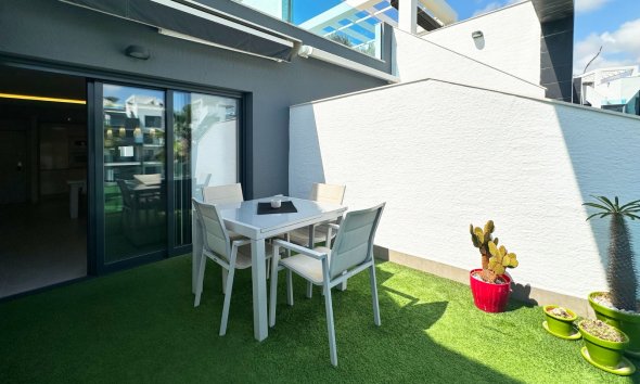 Resale - Apartment - Guardamar del Segura - El Raso
