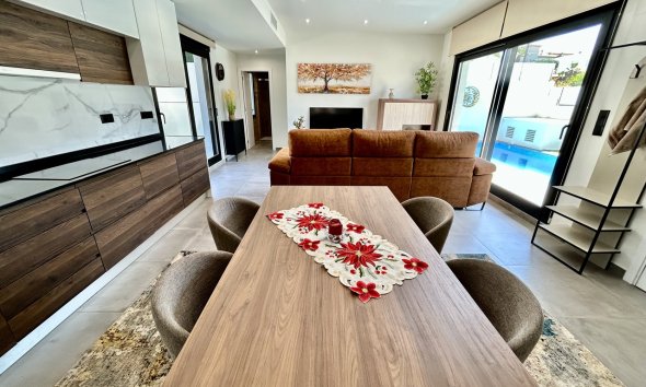 Resale - Villa - Orihuela Costa - Villamartín