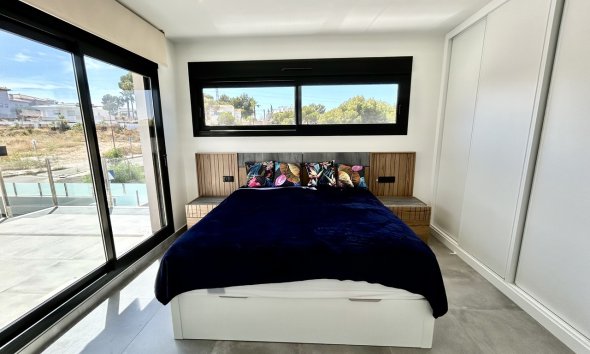 Resale - Villa - Orihuela Costa - Villamartín