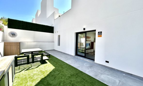 Resale - Villa - Orihuela Costa - Villamartín
