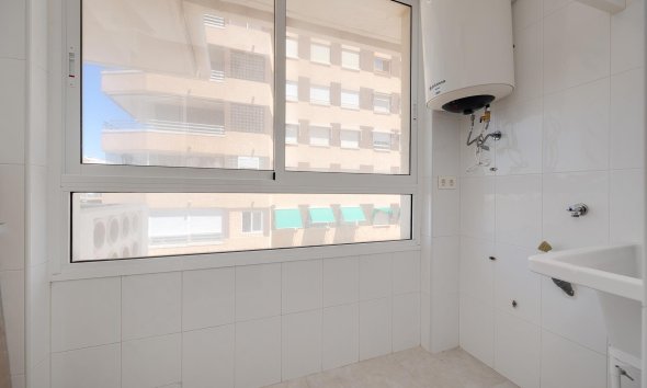 Resale - Apartment - Torrevieja - La Mata