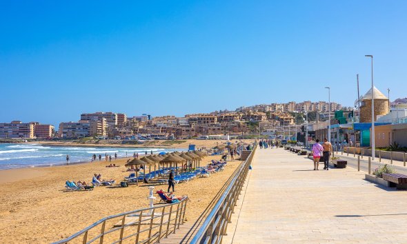 Resale - Apartment - Torrevieja - La Mata