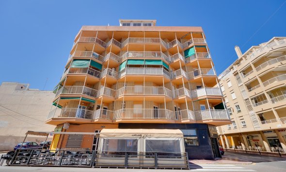 Resale - Apartment / Duplex - Torrevieja - La Mata