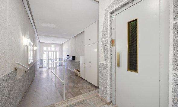 Resale - Apartment - Torrevieja - La Mata