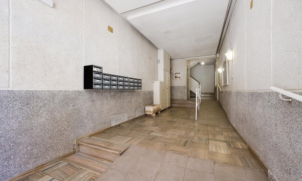 Resale - Apartment - Torrevieja - La Mata