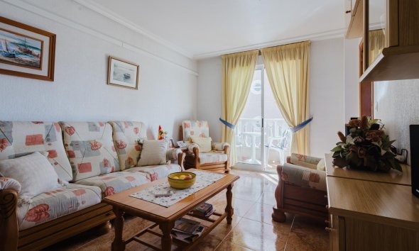 Resale - Apartment - Torrevieja - Playa del Acequión