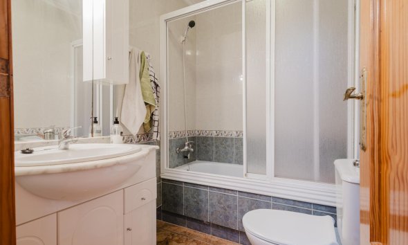 Resale - Apartment - Torrevieja - Playa del Acequión