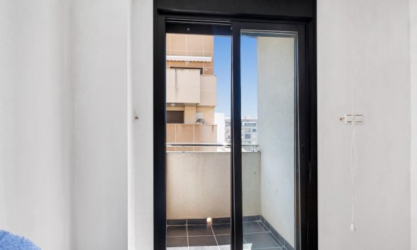 Reventa - Apartamento / Dúplex - Torrevieja