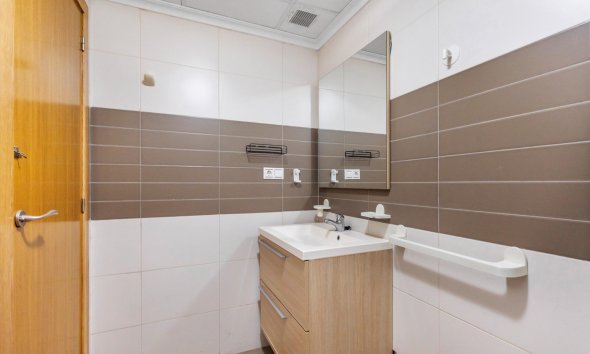 Reventa - Apartamento / Dúplex - Torrevieja