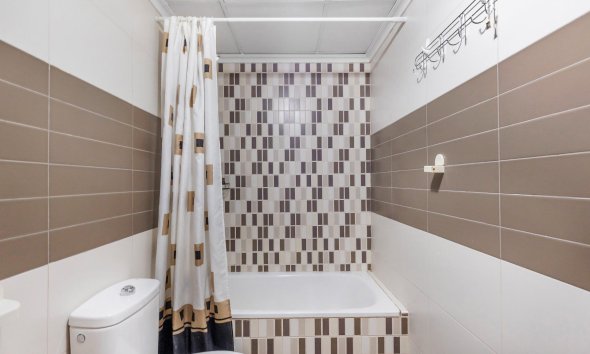 Reventa - Apartamento / Dúplex - Torrevieja