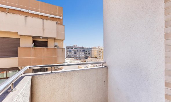 Reventa - Apartamento / Dúplex - Torrevieja