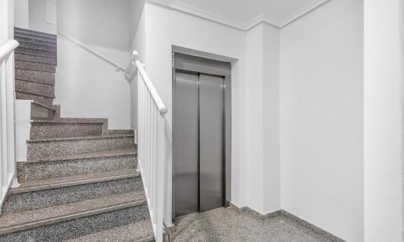 Reventa - Apartamento / Dúplex - Torrevieja