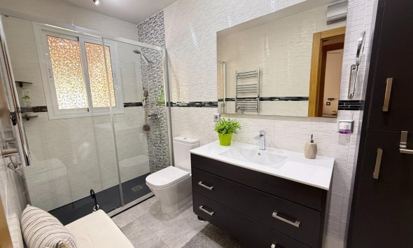 Resale - Terraced house / Townhouse - Torrevieja - Los Balcones