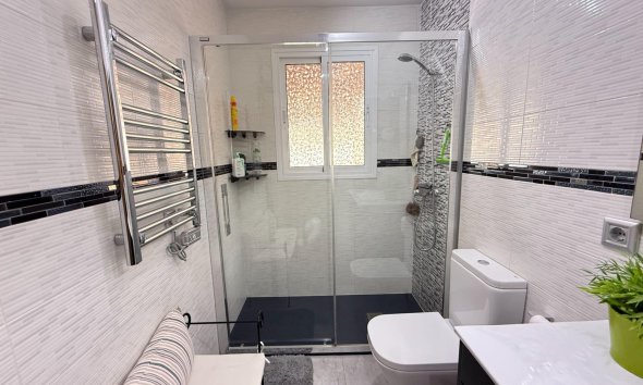 Resale - Terraced house / Townhouse - Torrevieja - Los Balcones