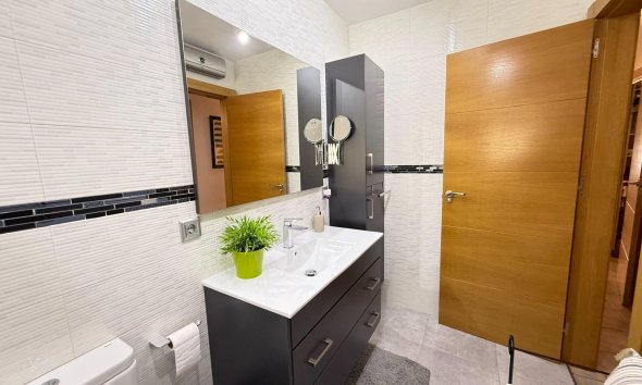 Resale - Terraced house / Townhouse - Torrevieja - Los Balcones