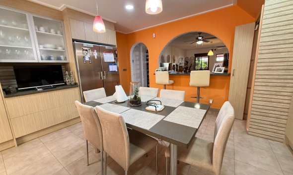 Resale - Terraced house / Townhouse - Torrevieja - Los Balcones