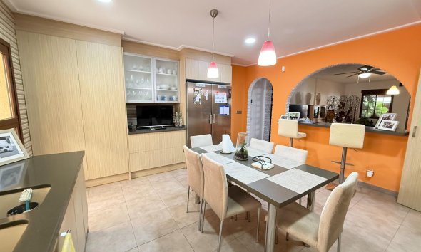 Resale - Terraced house / Townhouse - Torrevieja - Los Balcones