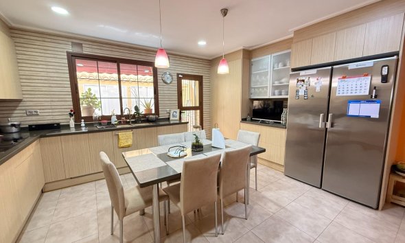 Resale - Terraced house / Townhouse - Torrevieja - Los Balcones