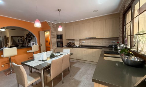 Resale - Terraced house / Townhouse - Torrevieja - Los Balcones