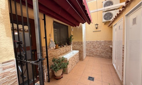 Resale - Terraced house / Townhouse - Torrevieja - Los Balcones