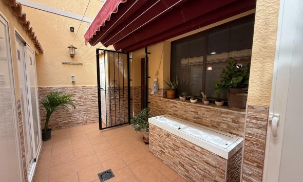 Resale - Terraced house / Townhouse - Torrevieja - Los Balcones